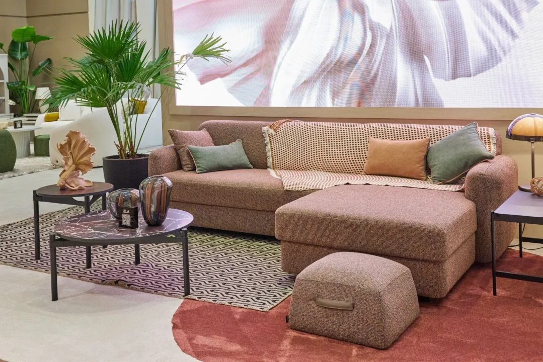 Divanev, IIFF 2026’da Yeni Koleksiyonlarıyla Tasarım Vizyonunu Ortaya Koydu