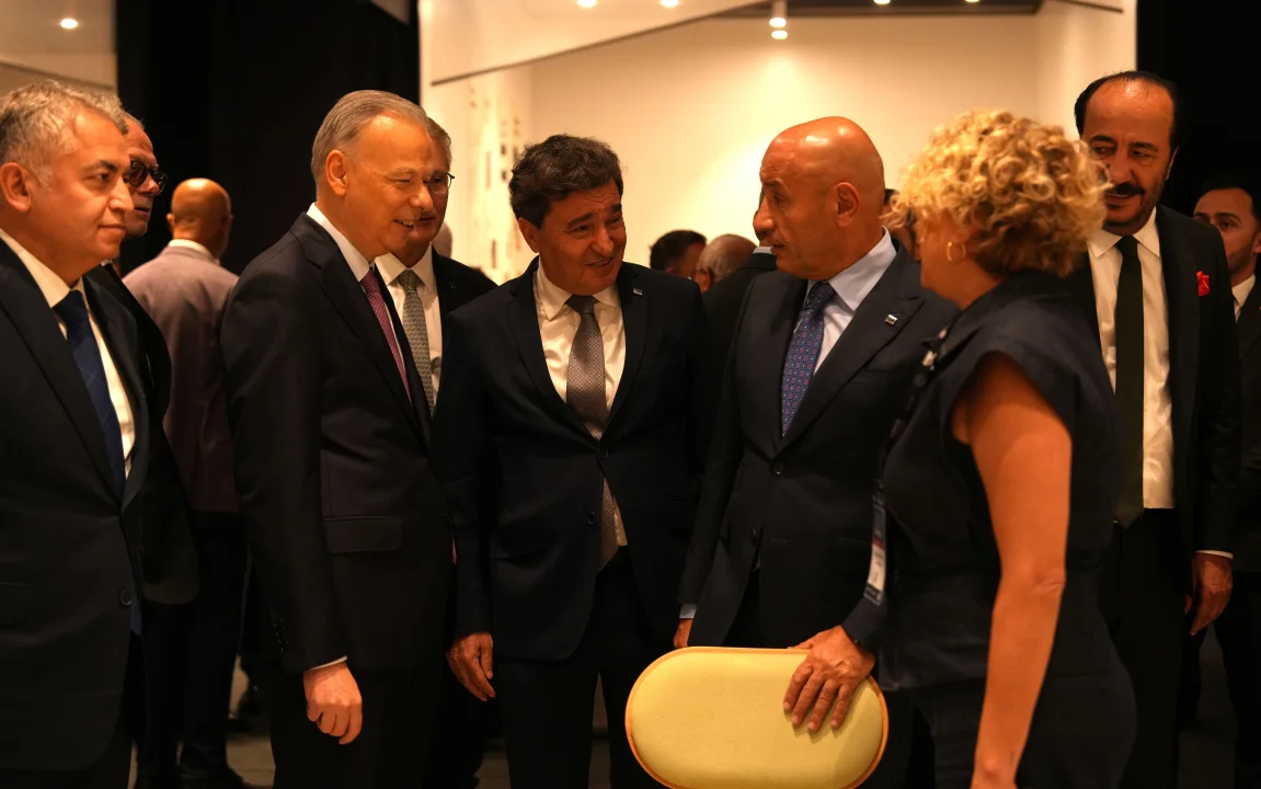 Furnishings & Design Istanbul 2026 Başladı: Türk Mobilyası Tasarım Gücüyle Dünyaya Açılıyor